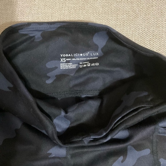 Yogalicious High Waist Squat Proof Side Pocket Shorts - Picture 7 of 9